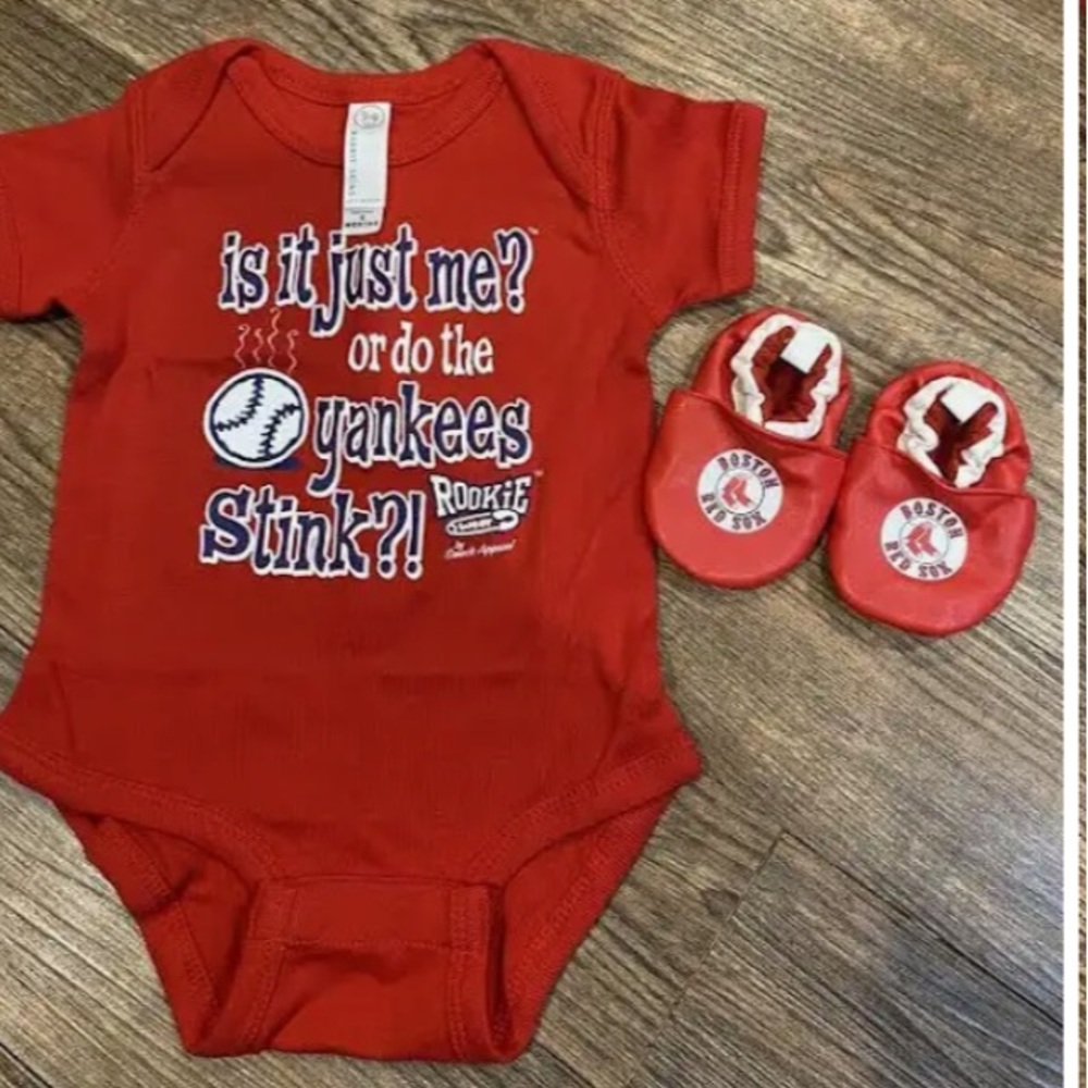 Red Sox Skidders aka booties. Size 6-12 months NWOB.